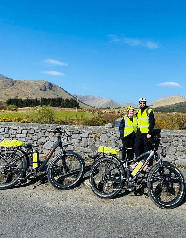 Galway tour with couple and bikes